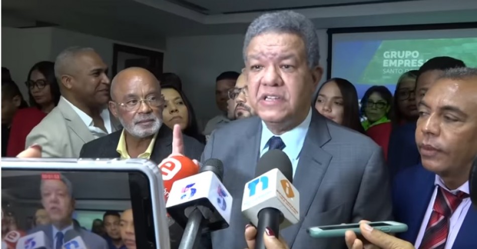 Leonel ve hay &laquo;deficiencia&raquo; en la construcci&oacute;n del muro fronterizo
