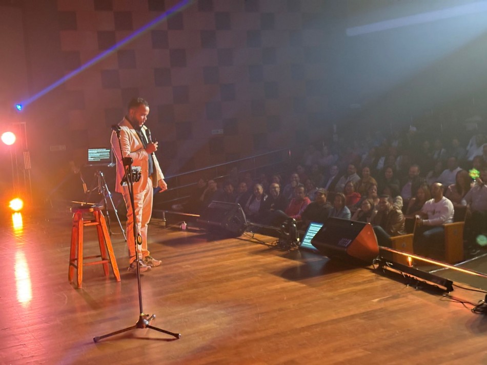 Risas para la Calor: Una Riquiterapia que sanó con humor