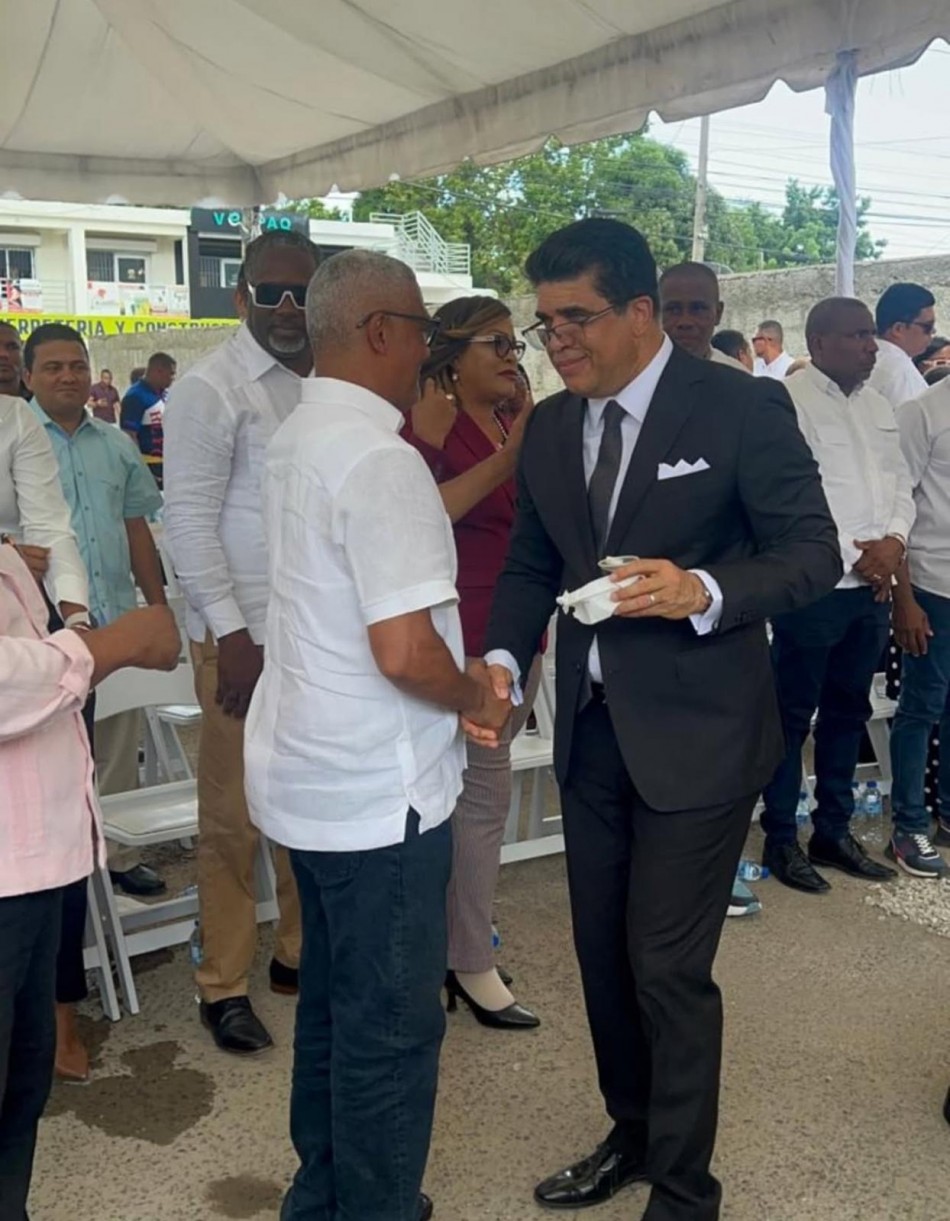 Autoridades inauguran drenaje pluvial en La Mata de Brisa del Este