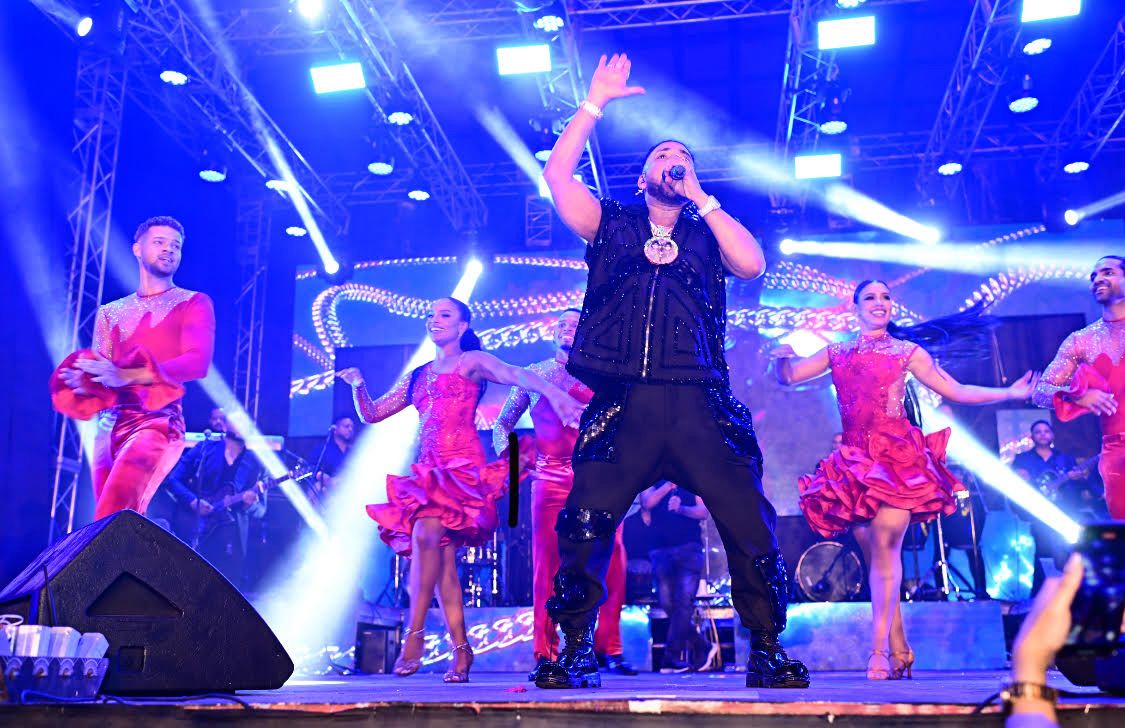Elvis Mart&iacute;nez vive su momento culmen con dos noches de &eacute;xitos de &ldquo;Un Camar&oacute;n en la Arena&rdquo;