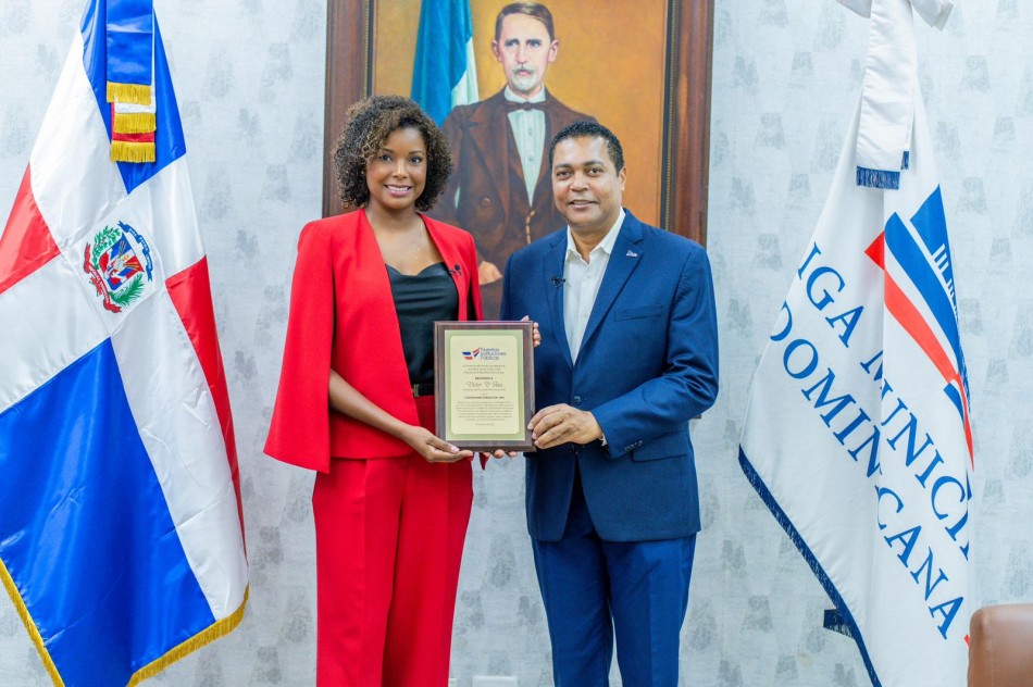 V&iacute;ctor D&rsquo; Aza es reconocido como Funcionario P&uacute;blico del Mes por su impacto en la gesti&oacute;n municipal