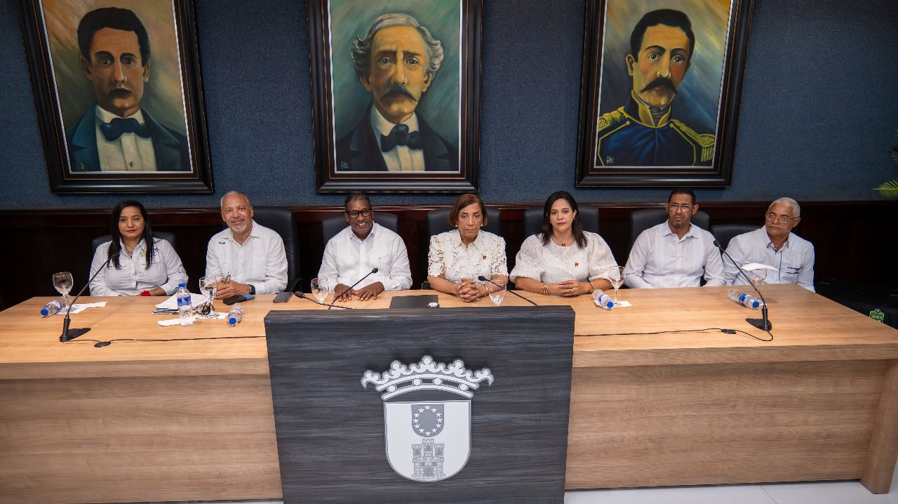 IDOPPRIL y Ayuntamiento La Vega buscan fortalecer protecci&oacute;n de trabajadores municipales
