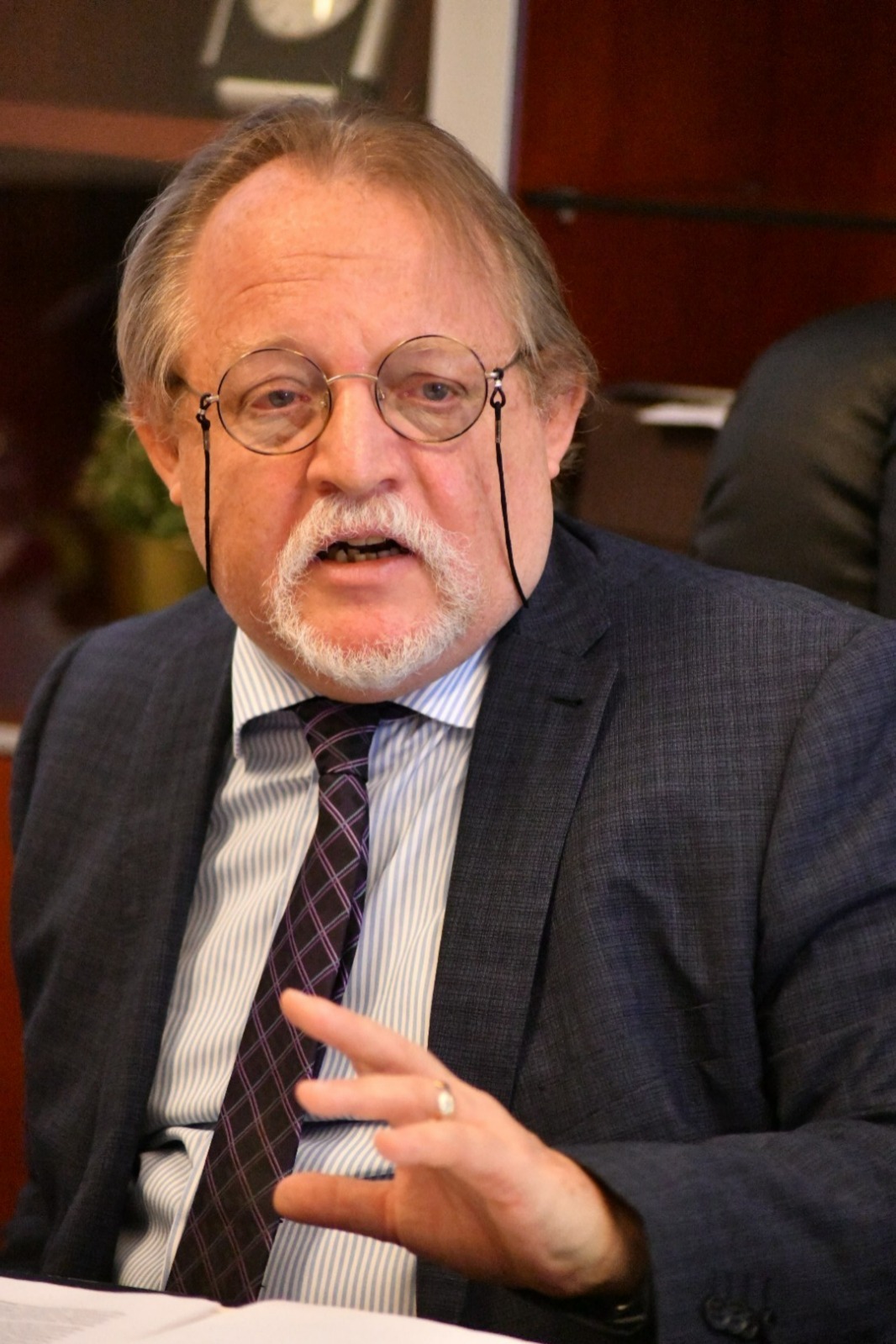 Economista advierte riesgo estructural en el sistema de seguridad social por falta de ajuste en la capitaci&oacute;n seg&uacute;n nivel de riesgo