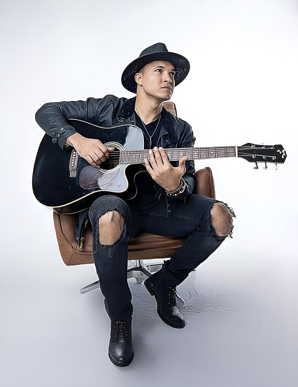 Erick Rivas rompe esquemas con El L&iacute;mite, la bachata que desnuda la traici&oacute;n