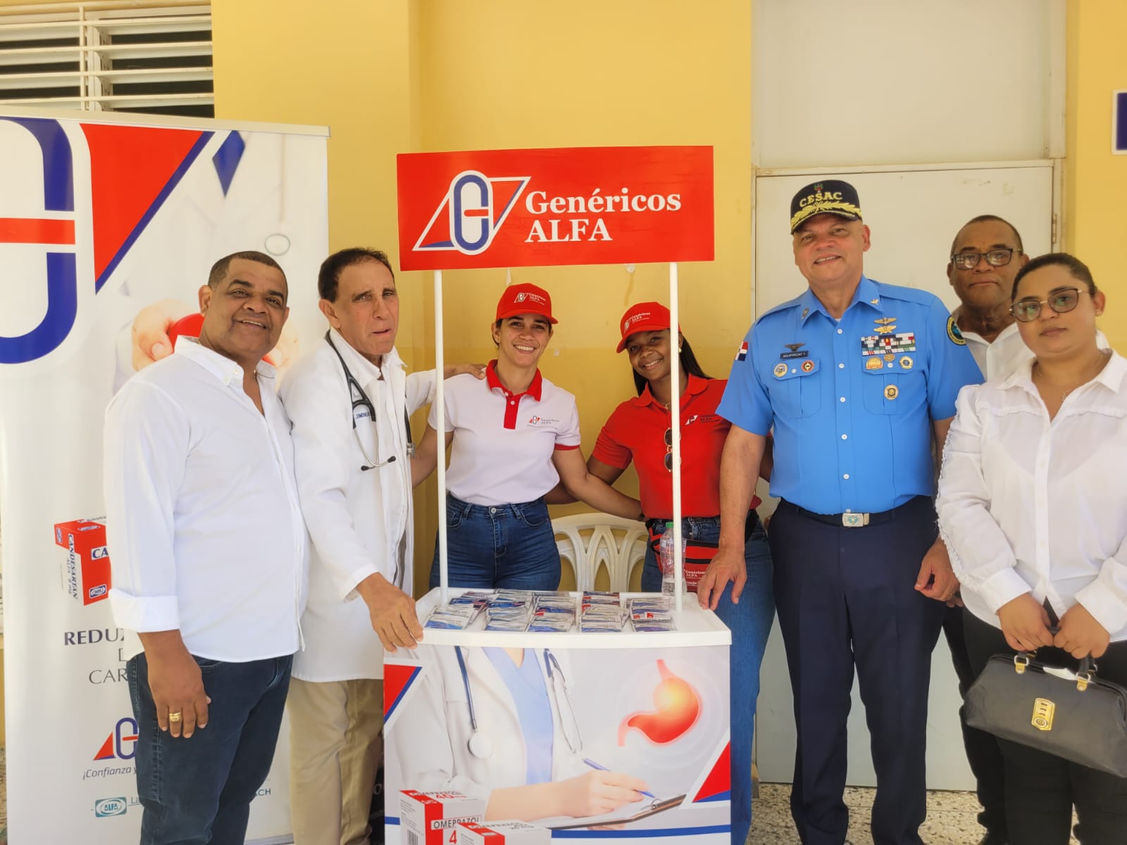Operativo M&eacute;dico en Barahona organizado por la Fundaci&oacute;n Cruz Jimini&aacute;n y el CESAC impacta positivamente a cientos de personas