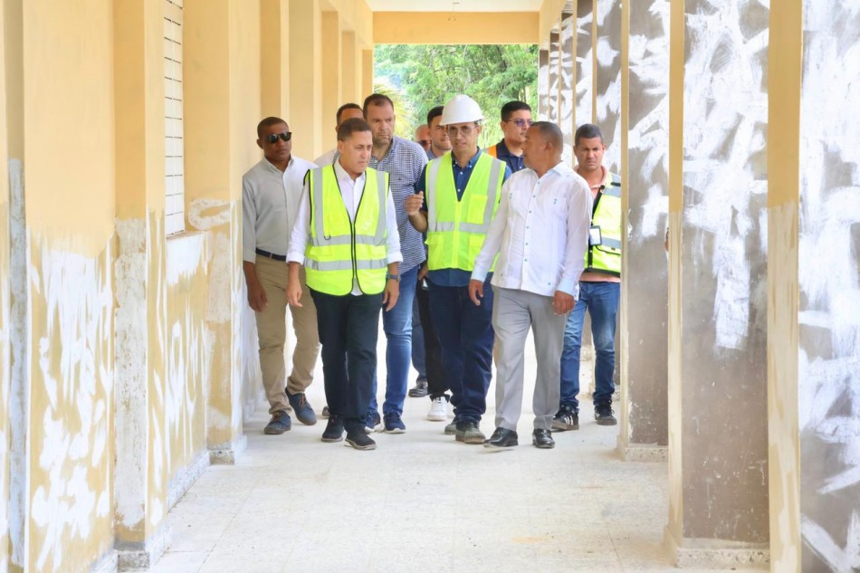 MINERD e Infraestructura Escolar desarrollan jornada de intervenci&oacute;n y rehabilitaci&oacute;n de centros educativos en Duarte y Hermanas Mirabal