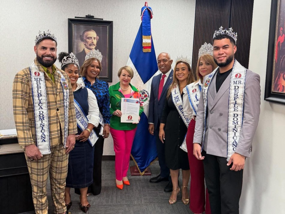 El desfile y festival estatal dominicano de New Jersey honra con la distinción de Gran Mariscal 2025, al honorable cónsul general de la República Dominicana en el estado de New Jersey, señor José Santana Suriel