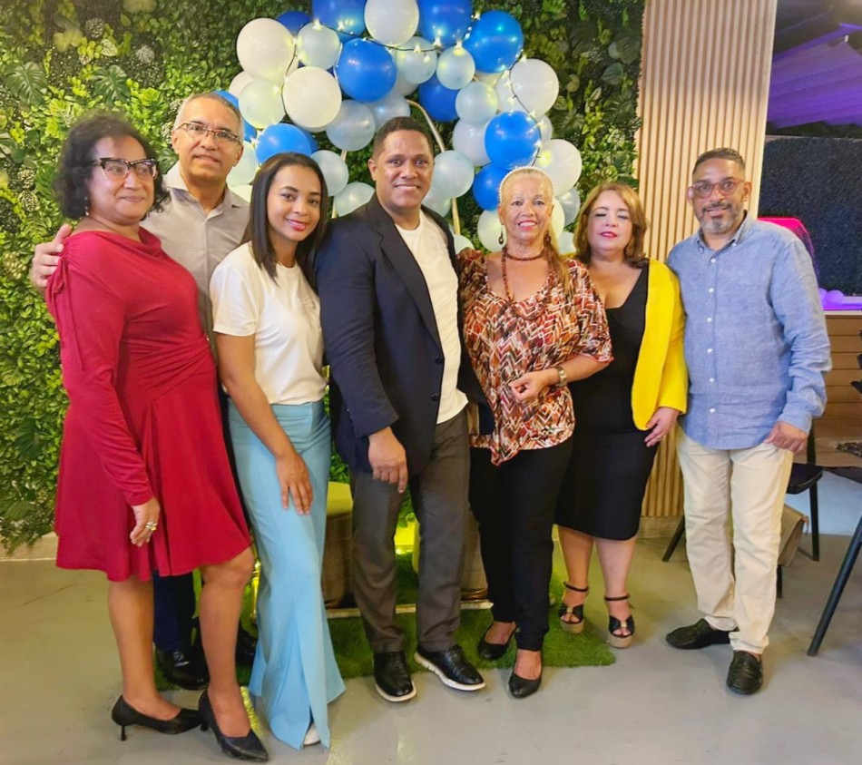 Contacto Radio, programa digital transmitido por Rodma TV, celebró con gran alegría su cuarto aniversario