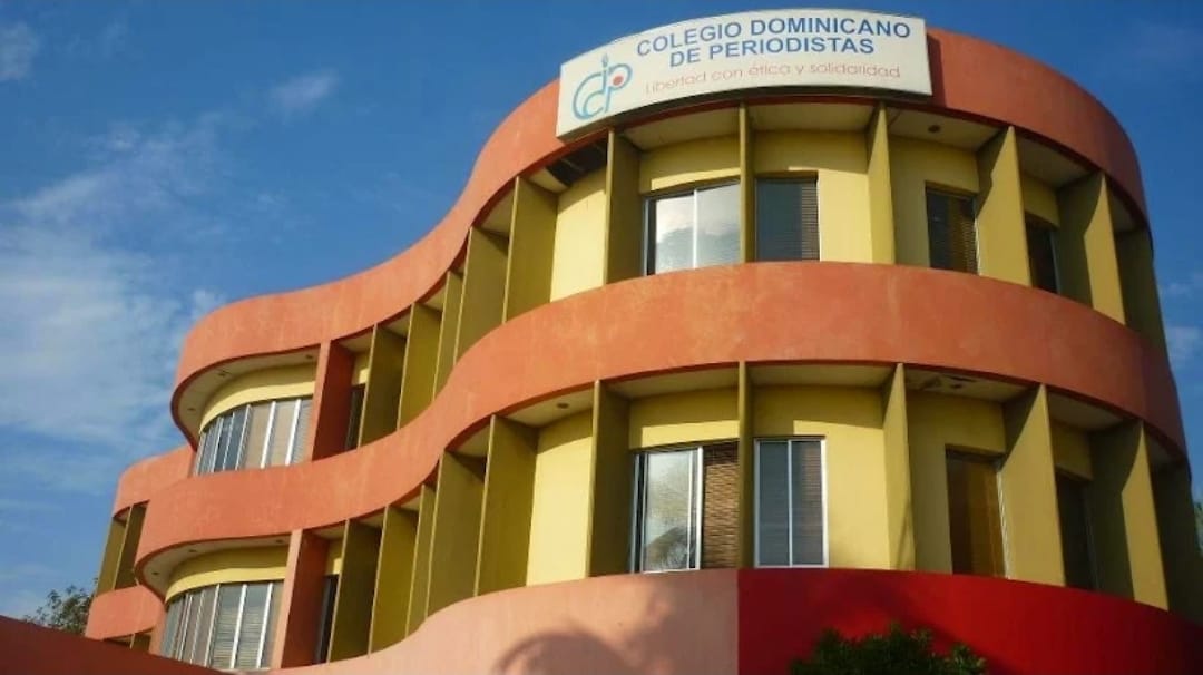 Escuela Tur&iacute;stica del Caribe propone al Colegio Dominicano de Periodistas adelantar un a&ntilde;o de pago de alquiler