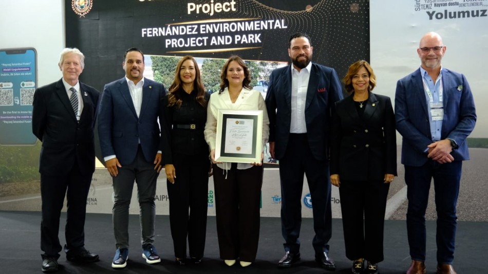 Alcald&iacute;a del Distrito Nacional recibe premio de la Asociaci&oacute;n Mundial de Parques Urbanos (World Urban Parks)