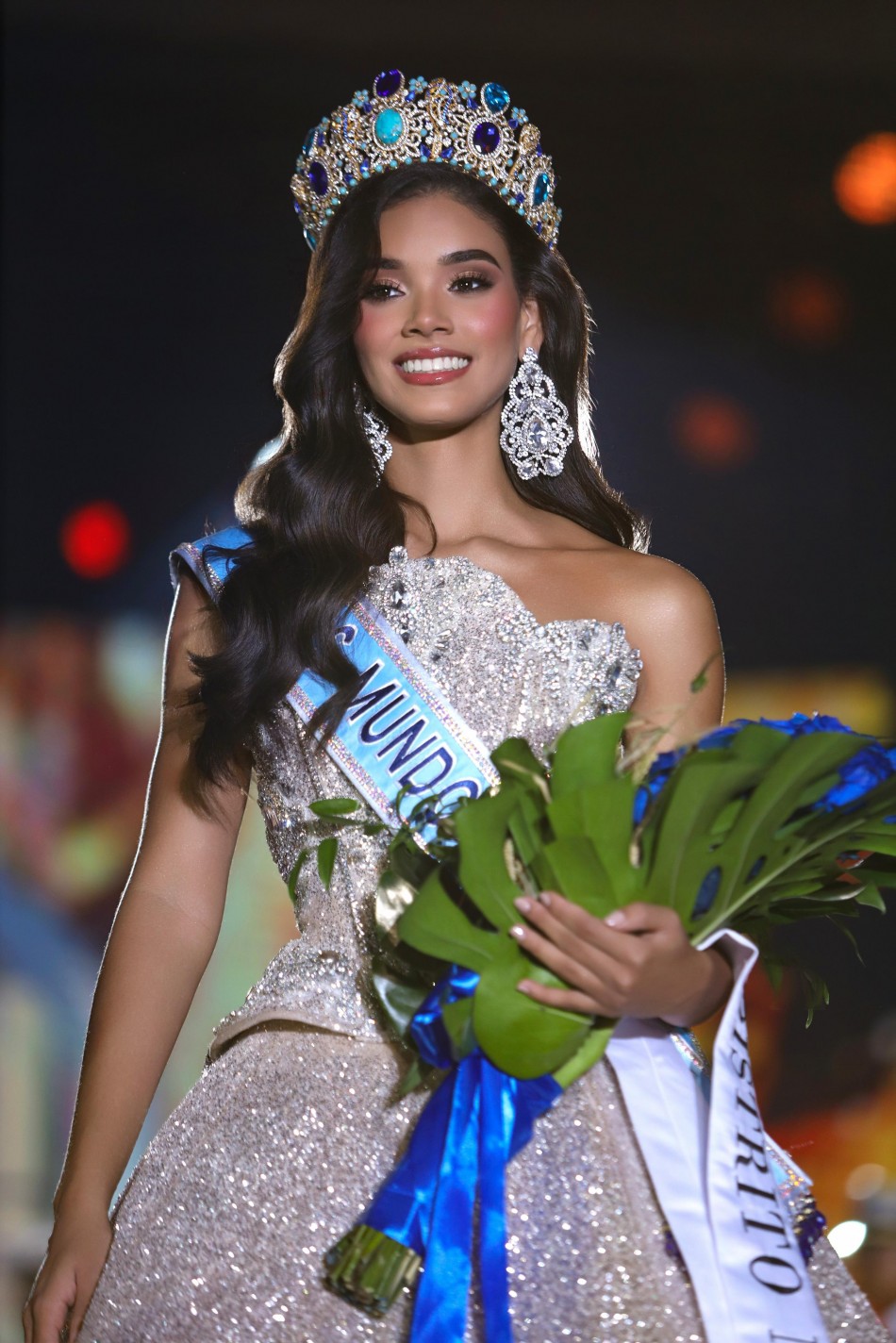 Joheirry Mola de Distrito Nacional es la nueva Miss Mundo Dominicana 2025