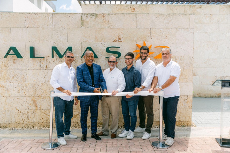 Grupo Bluewave entrega de 100 viviendas en proyecto Vistacana