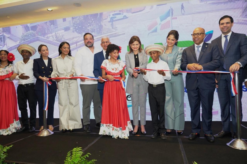 Vicepresidenta Raquel Pe&ntilde;a y diputada Daritza Zapata inauguran feria ecotur&iacute;stica Dajab&oacute;n V&iacute;velo