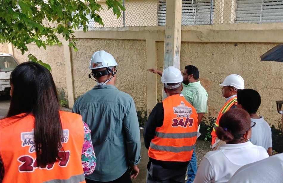 Infraestructura Escolar trabaja en la rehabilitaci&oacute;n de escuelas afectadas por aguaceros de tormenta Melissa