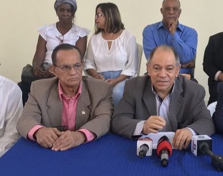 Sindicalistas se suman a propuesta de Omar Fern&aacute;ndez; piden menos impuestos a salarios