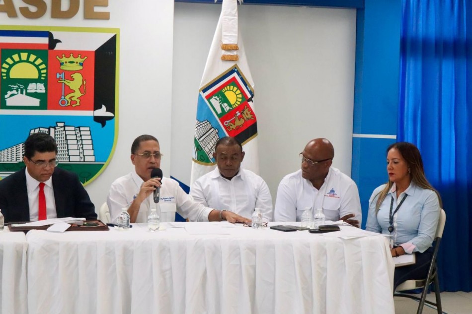 Gobierno dispone acelerar terminación y rehabilitación de 70 obras escolares en Santo Domingo Este a través del Plan “Aulas 24/7
