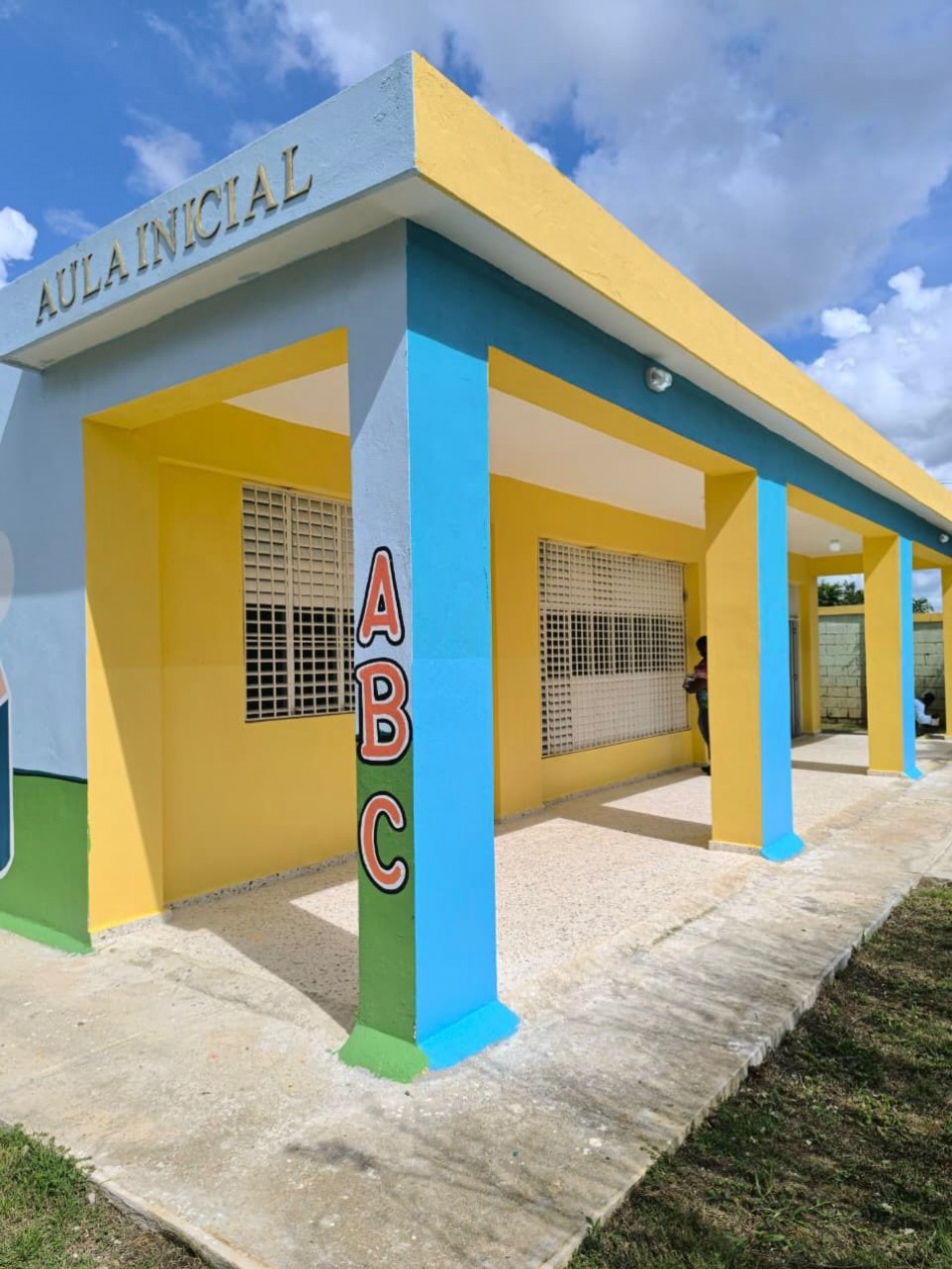 Infraestructura Escolar entrega tres nuevos centros educativos en Bayaguana, Monte Plata