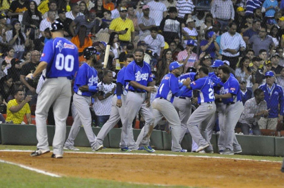 Licey alcanza las 500 victorias hist&oacute;ricas frente a las &Aacute;guilas