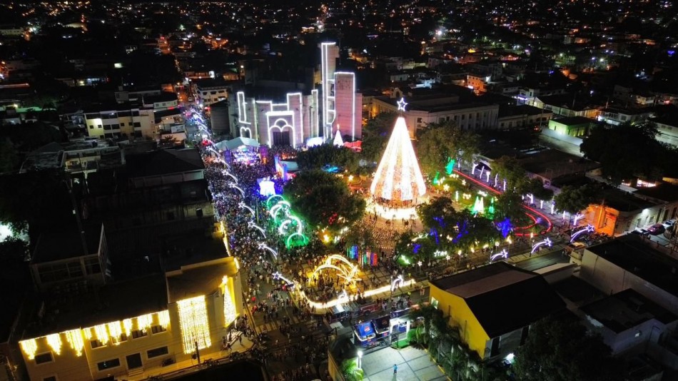 Alcaldesa de La Vega Inaugura el M&aacute;gico Parque de la Navidad con un Espectacular Encendido de Luces