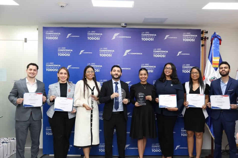 ProCompetencia premia a estudiantes y profesionales en su concurso nacional de ensayos