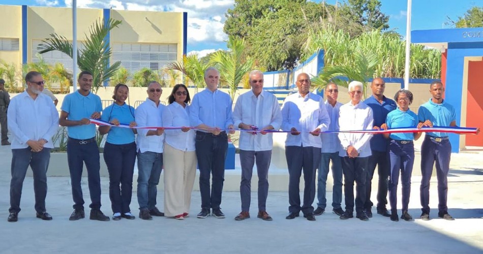 Presidente Abinader inaugura Liceo Experimental de la UASD en El&iacute;as Pi&ntilde;a tras 12 a&ntilde;os paralizado