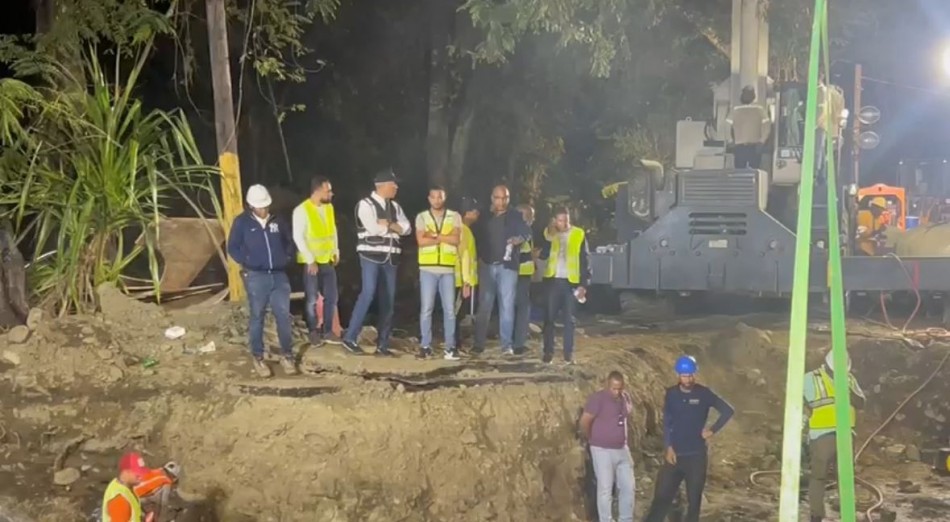 Coraasan, Inapa, Estrella y AlcarAW logran en tiempo récord solución de avería en tubería acueducto Cibao Central