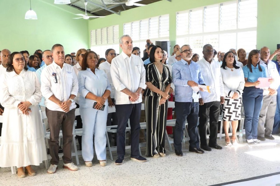 Presidente Abinader inaugura Centro Educativo León Romilio Rodríguez Ventura que beneficia a más 300 estudiantes, tras más de una década de espera en Carrera de Yeguas, Las Matas de Farfán