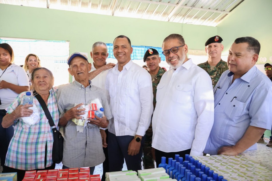 Gobierno lleva jornada asistencial a comunidades de Dajab&oacute;n a trav&eacute;s de la DGDC y el Ej&eacute;rcito RD