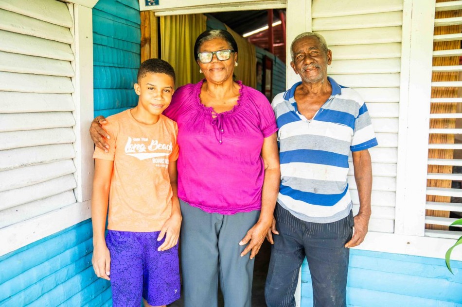 Iniciativa “100mil pisos para jugar” transformará la vida de más de 5,000 familias dominicanas para el 2026
