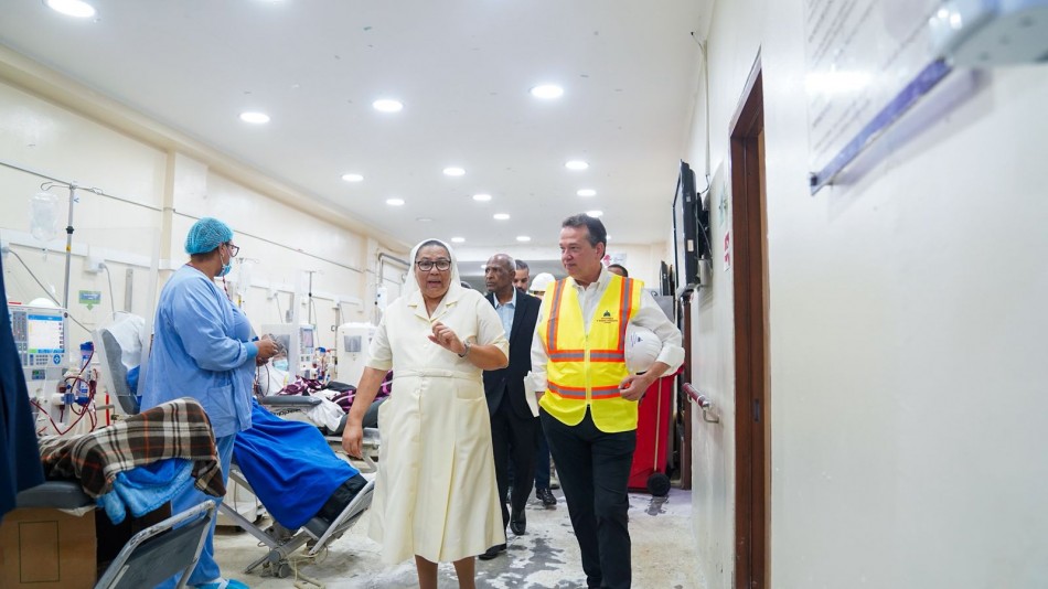 Ministro Ito Bison&oacute; realiza primera visita al Hospital Padre Billini para evaluar estatus de la obra y definir ruta de culminaci&oacute;n
