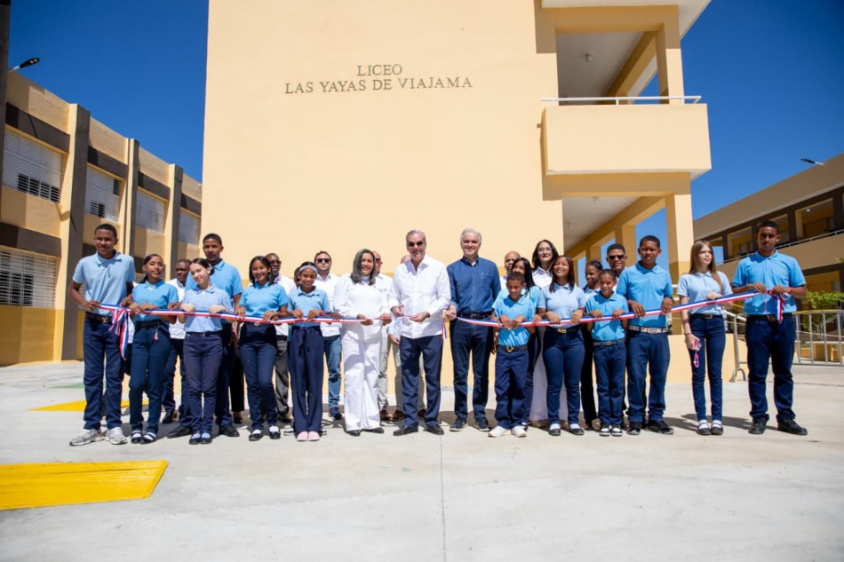 Presidente Abinader entrega 70 nuevas aulas en Azua con una inversión de más de RD$ 400 millones beneficiando a 2,205 estudiantes