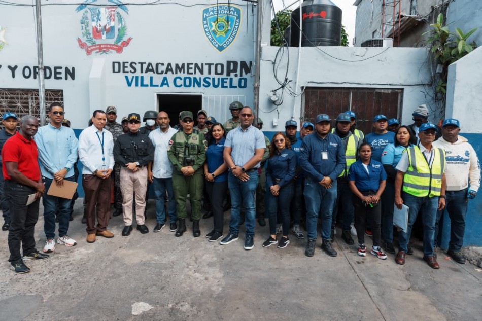 Autoridades realizan operativo de notificación a metaleras en Villa Consuelo*