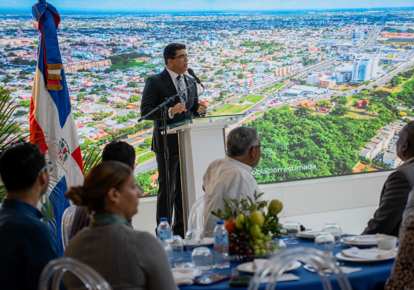 D&iacute;o Astacio presenta ambicioso proyecto de remozamiento y urbanismo t&aacute;ctico para la avenida Sabana Larga