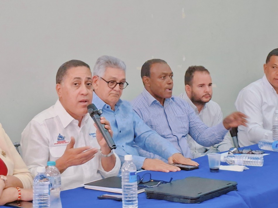 Infraestructura Escolar busca acelerar la terminaci&oacute;n de 28 proyectos escolares en Hato Mayor