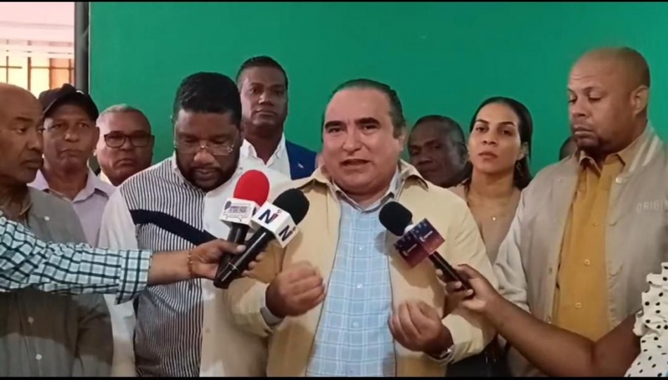 Víctor Pavón denuncia incapacidad de la gestión de Betty Gerónimo para combatir la crisis sanitaria en Santo Domingo Norte.