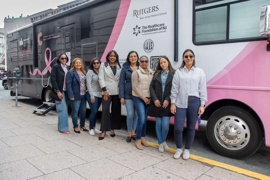 Consulado General  de la Rep&uacute;blica Dominicana en New Jersey realiza jornada de c&aacute;ncer de mam&aacute; 