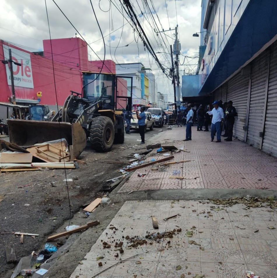 Carolina Mej&iacute;a impulsa recuperaci&oacute;n y orden en los espacios de la Duarte y Par&iacute;s