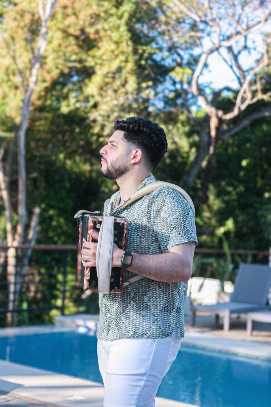 Jayson Guzm&aacute;n estrena &ldquo;Ser&aacute;s t&uacute;&rdquo;, una propuesta fresca que conquista el p&uacute;blico 