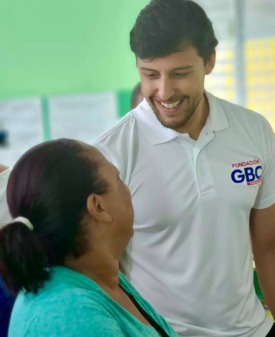 Raymond Rodr&iacute;guez y Fundaci&oacute;n GBC realizan operativo m&eacute;dico integral en Arroyo Hondo