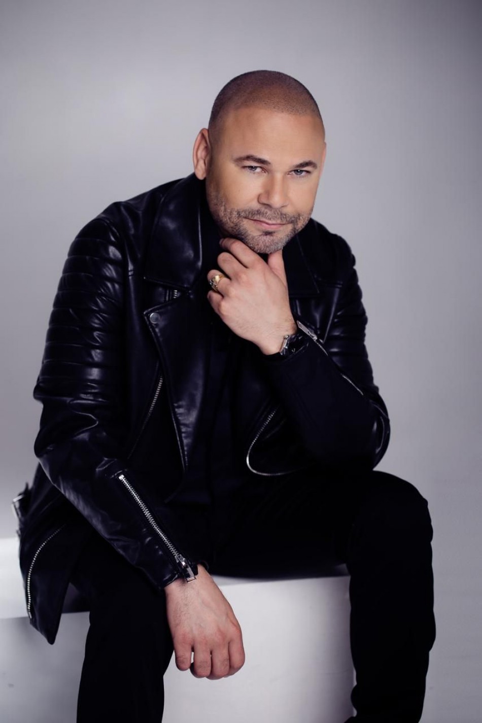 El Prodigio logra dos Discos de Oro en Estados Unidos con &ldquo;Ven&rdquo; y &ldquo;Ella me viv&iacute;a&rdquo;