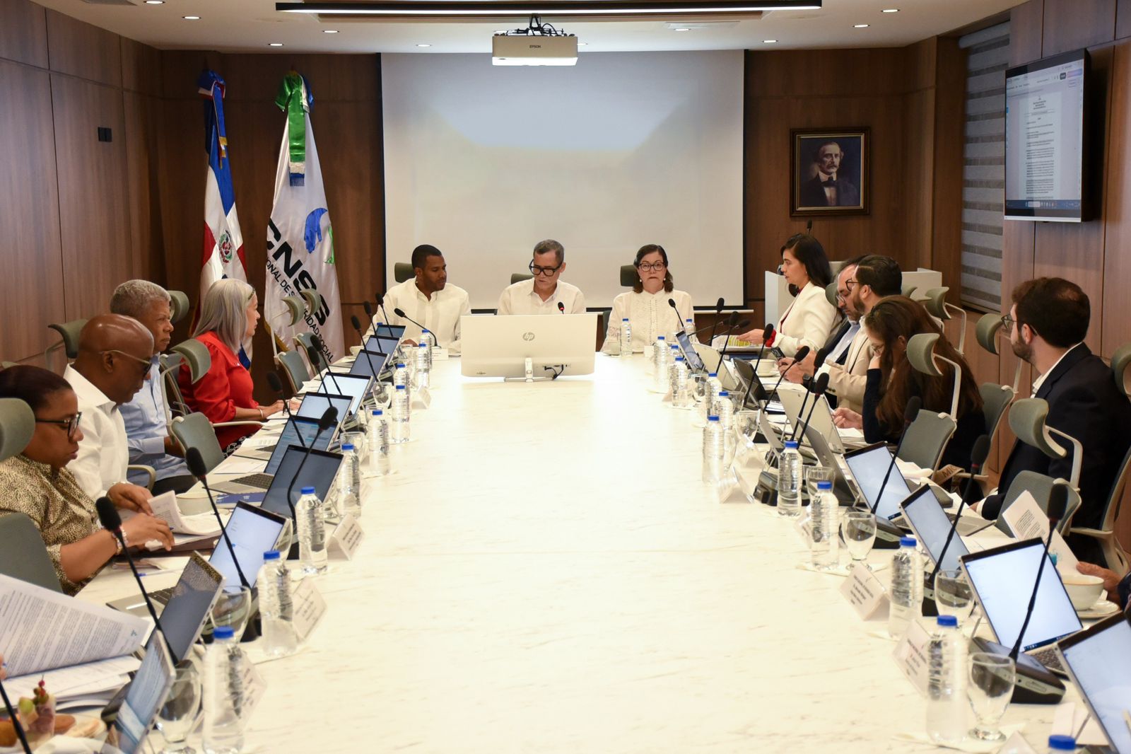 CNSS solicita a la SISALRIL revisi&oacute;n integral del Cat&aacute;logo de Prestaciones de Servicios de Salud