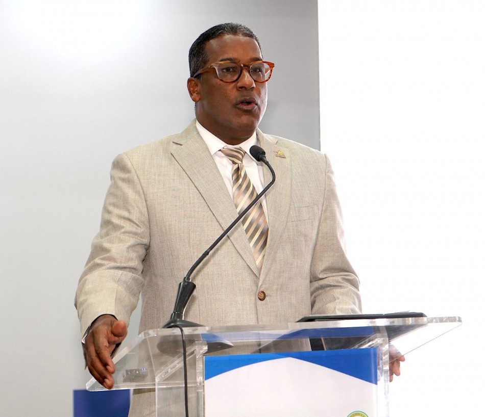 Agust&iacute;n Burgos destaca carretera Tavera-Jarabacoa como s&iacute;mbolo de desarrollo y belleza natural