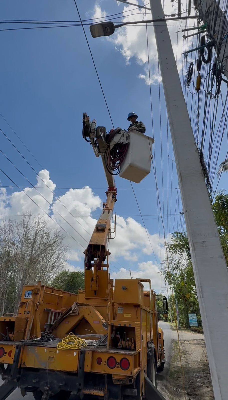 Edeeste desarrolla proyecto de inversión por US$245 mil para fortalecer redes eléctricas y alumbrado en La Victoria