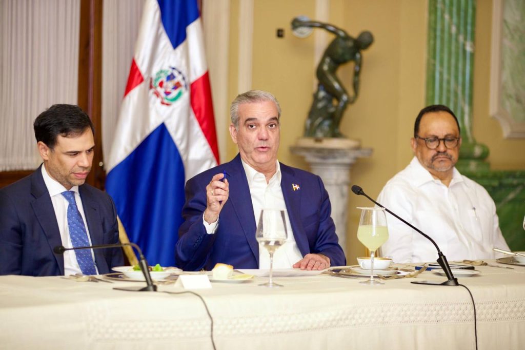 Gobierno anuncia licitación para rescatar el Teatro Agua y Luz