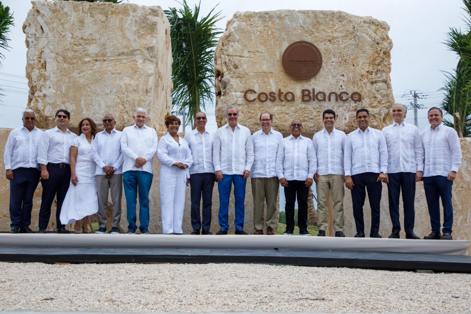 Presidente Abinader anuncia transformación integral de Boca Chica con inversión superior a RD$20 mil millones