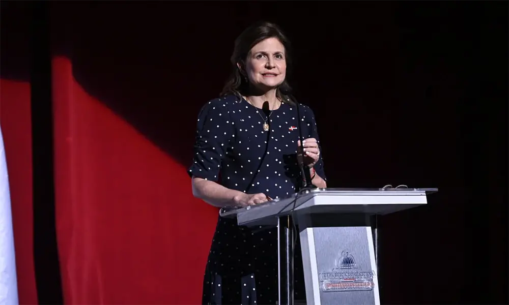 Raquel Peña encabeza acto por 100 años del Himno a las Madres