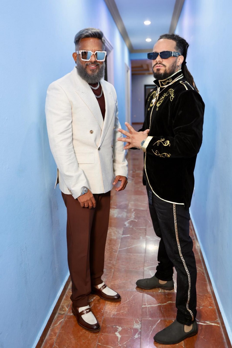 Karamelo debuta con "Santa Diabla", su primer tema de Salsa en el álbum "Enamorao de la Clave