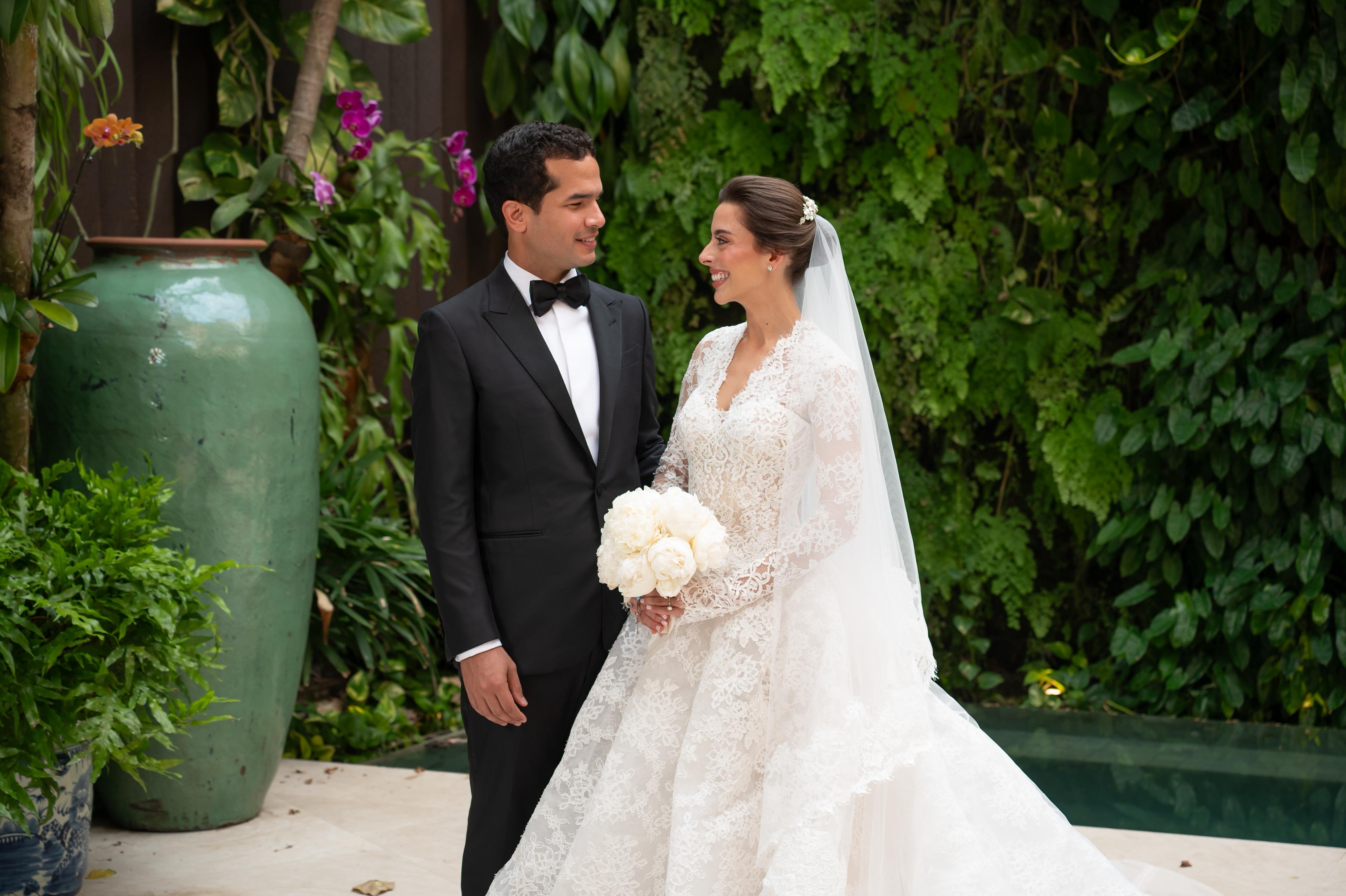 Omar Fern&aacute;ndez y Alexia Rubio formalizan ante la Iglesia su matrimonio