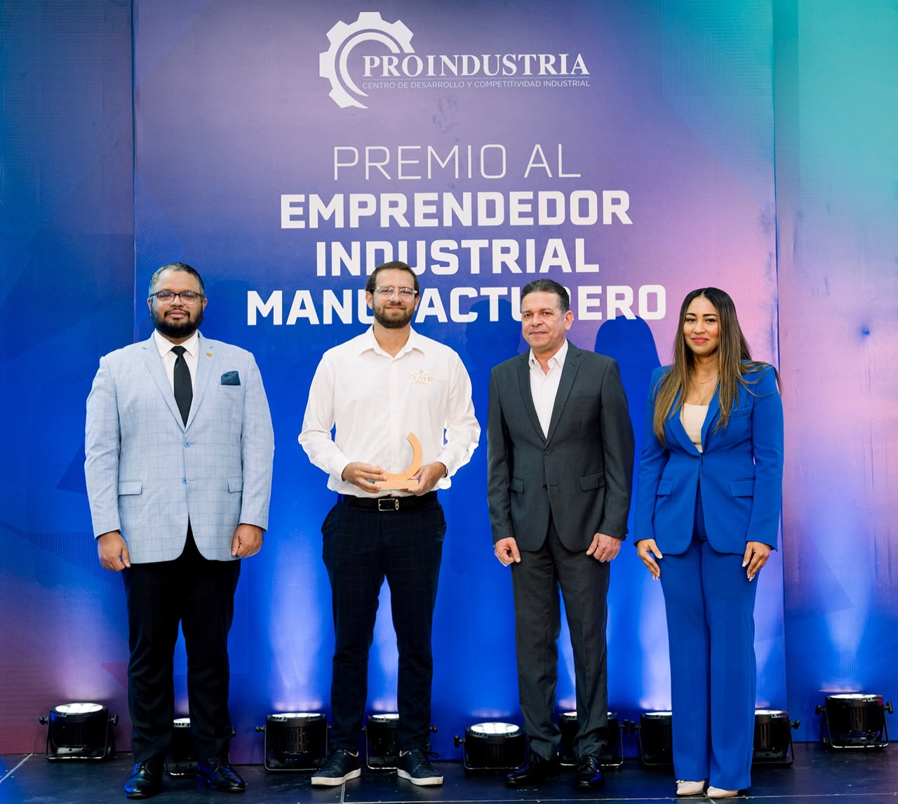 Proindustria reconoce a Pedro Ram&oacute;n L&oacute;pez Oliver por su trayectoria* ____