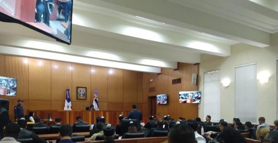 Los licenciados aracelis aquino y luciano hilario marmolejos, defensa t&eacute;cnica de juan carlos torres robiou, preparan ofensiva legal para impugnar condena en el caso coral y coral 5g